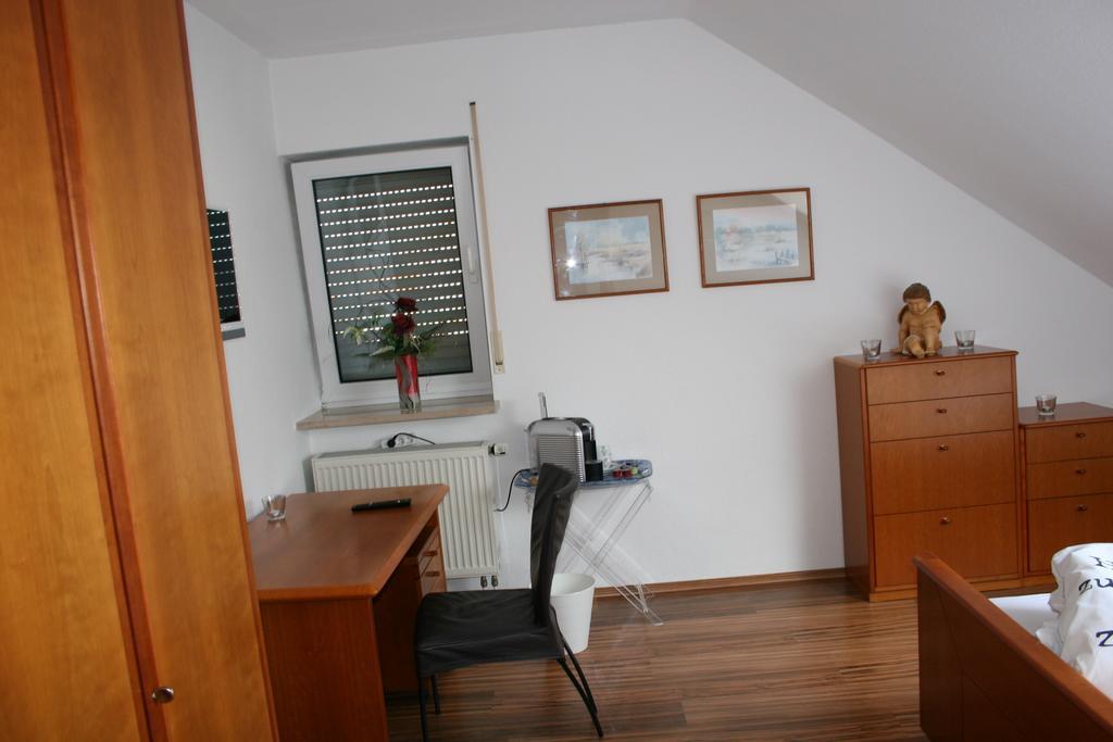 Gaestezimmer Hausaeckerweg Erlangen Eksteriør billede